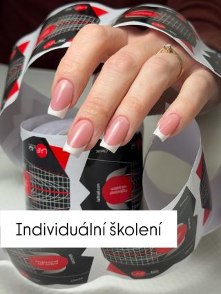 Dne 29.11.2025 jsme měly individuální kurz s Kateřinou, která si přála zaměřit hoavně na přístrojovou manikúru a šablonky....